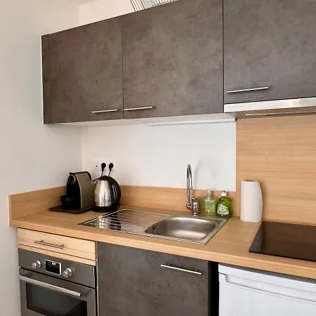 Апартаменты Piccolo Studio, Neuf Avec Parking Gratuit